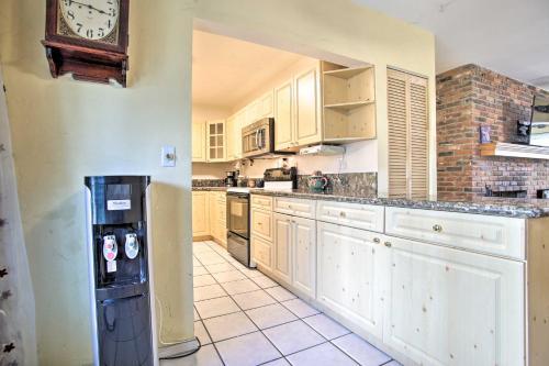 Coastal Escape With Pool - 4 Mi To Dania Beach!
