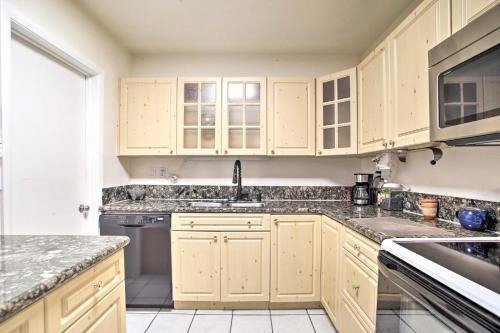 Coastal Escape With Pool - 4 Mi To Dania Beach!