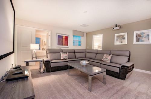 New 10 Bedroom Home Free Water Park