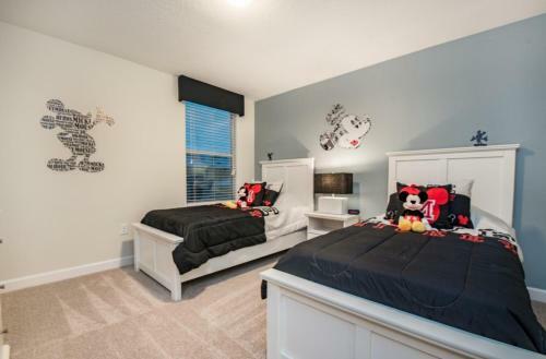 New 10 Bedroom Home Free Water Park