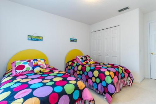 Balmoral Drive Villa #244450