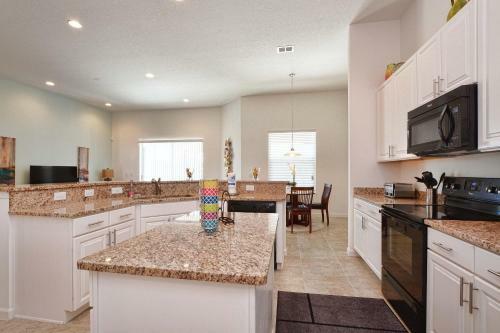 Solterra - 5 Bedrooms House W/pool-7029sr