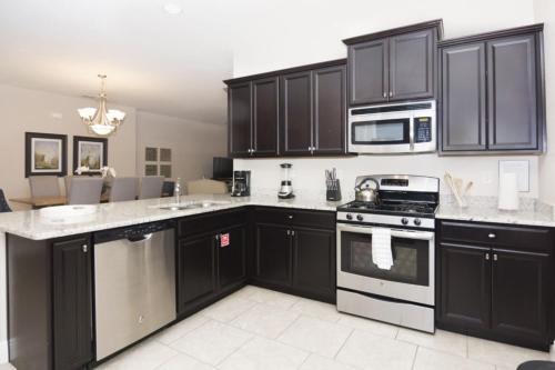 Spacious And Gorgeous Single Home With Game Room St5148