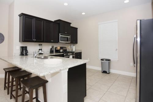 Spacious And Gorgeous Single Home With Game Room St5148