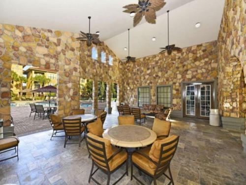 Beautiful 2 Bedroom 2 Bath Condo Close To Disney