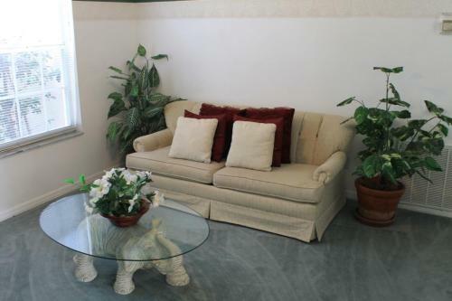 California Boulevard Villa 327