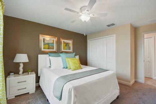 Modern 4 Bed 3 Bath Townhome In Championsgate Golf Resort