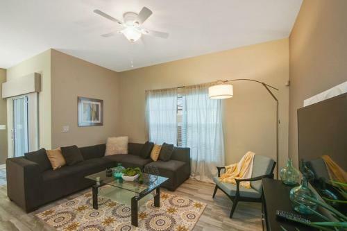 Modern 4 Bed 3 Bath Townhome In Championsgate Golf Resort