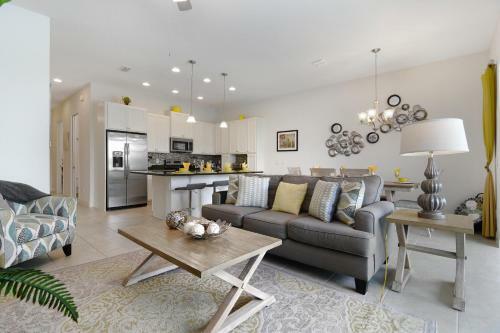 Three Bedrooms With Pool Festival 282