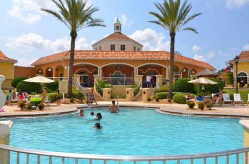 4 Bed 3.5 Bath Townhome In Regal Palms Resort