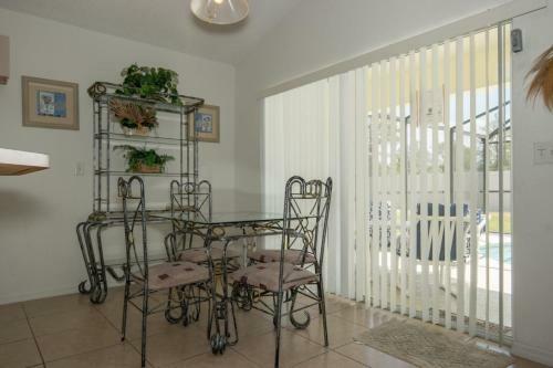 Beautiful 5 Bedroom 3 Bath Villa Located In Westridge, Davenport Fl