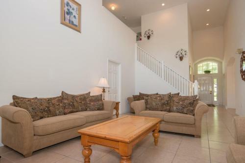 Beautiful 5 Bedroom 3 Bath Villa Located In Westridge, Davenport Fl