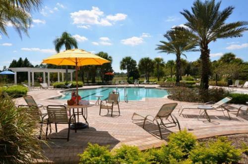 Adorable 3 Bedroom 2 Bath Villa With Conservation View