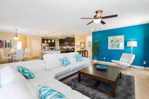 Villa 5 Bedroom Home At Laurel Estates 276