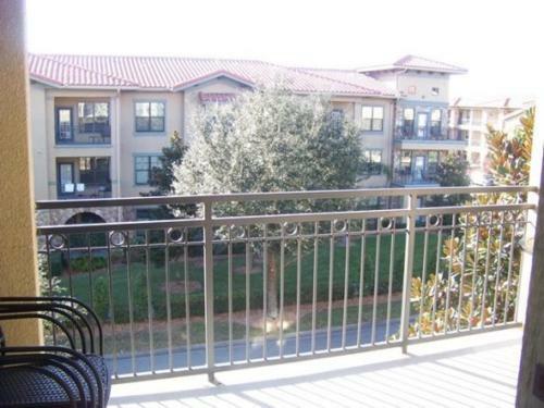 Beautiful 4 Bedroom 3 Bath Condo In Bella Piazza