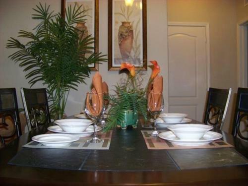 Beautiful 4 Bedroom 3 Bath Condo In Bella Piazza