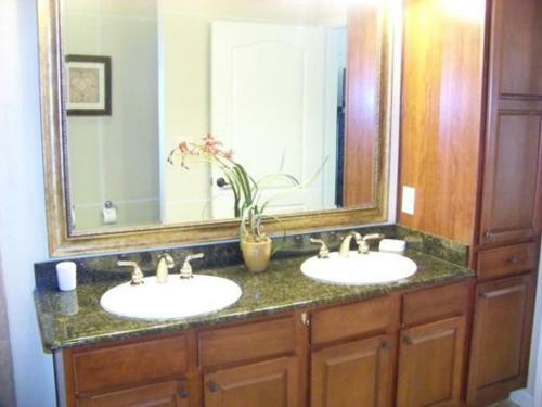 Beautiful 4 Bedroom 3 Bath Condo In Bella Piazza