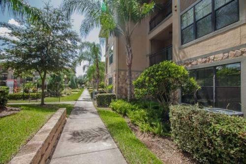 Beautiful 4 Bedroom 3 Bath Condo In Bella Piazza