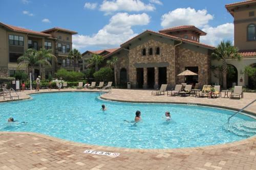 Beautiful 4 Bedroom 3 Bath Condo In Bella Piazza