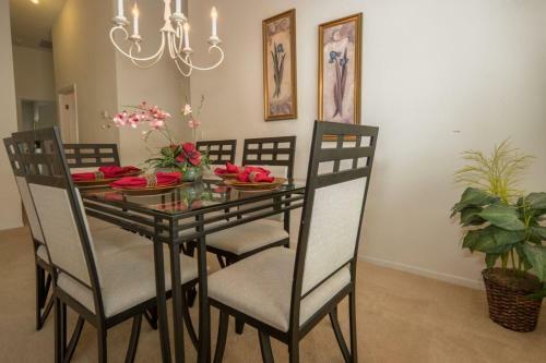 Lovely Hampton Lakes 4 Bed 3 Bath Pool Home In Davenport Fl