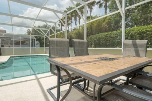 Lovely Hampton Lakes 4 Bed 3 Bath Pool Home In Davenport Fl