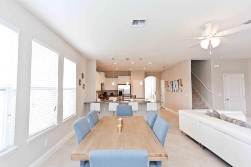 Oaktree Home #267381 Home