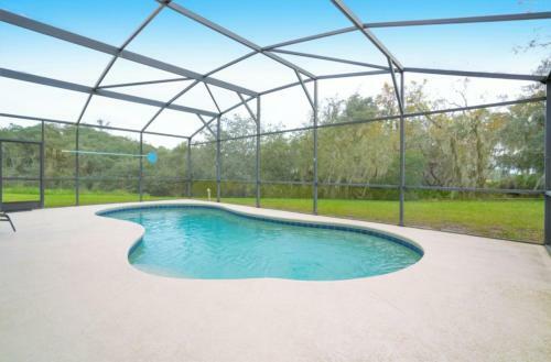 Multiple Vacation Homes In A Golf Resort And Private Pool