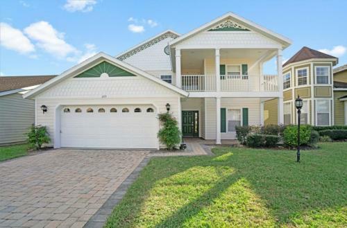 Multiple Vacation Homes In A Golf Resort And Private Pool