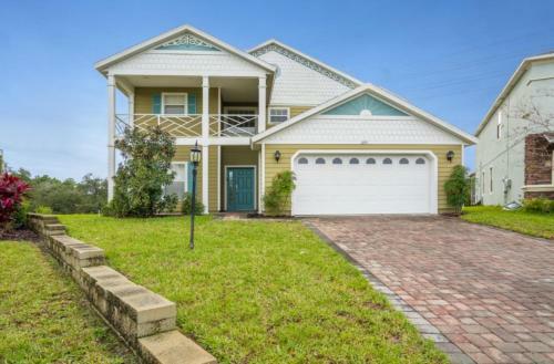 Multiple Vacation Homes In A Golf Resort And Private Pool