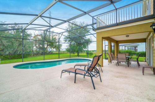 Multiple Vacation Homes In A Golf Resort And Private Pool