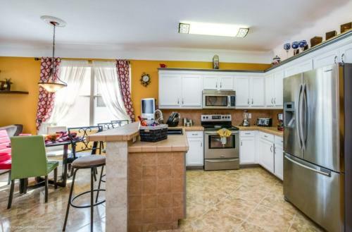 Beautiful Luau Pool Villa Next Disney World