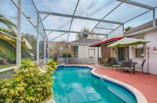 Beautiful Luau Pool Villa Next Disney World