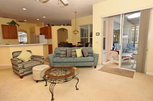 Beautiful Luau Pool Villa Next Disney World