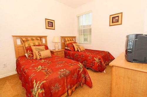 Beautiful Luau Pool Villa Next Disney World