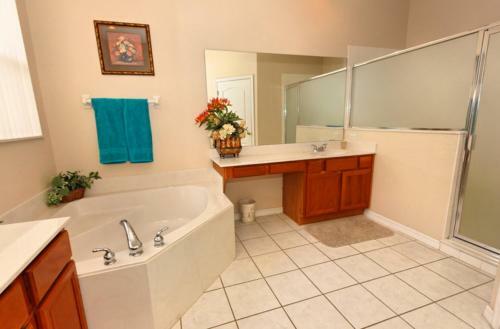 Beautiful Luau Pool Villa Next Disney World