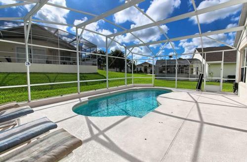 Beautiful Luau Pool Villa Next Disney World