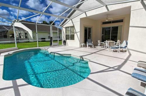 Beautiful Luau Pool Villa Next Disney World