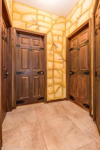 328 Yellow Snapdragon Villa #252034 Villa