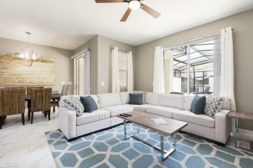 Modern 4 Bed 3 Bath Townhome In Championsgate Golf Resort