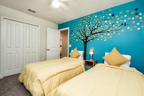 Six-bedroom Champions Villa 6261