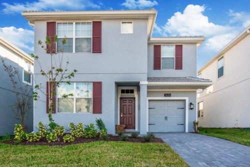 Six-bedroom Champions Villa 6261