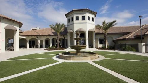 Six-bedroom Champions Villa 6261