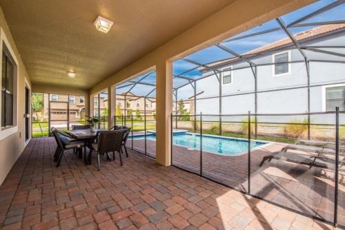 Villa On Rolling Fairway 8541e
