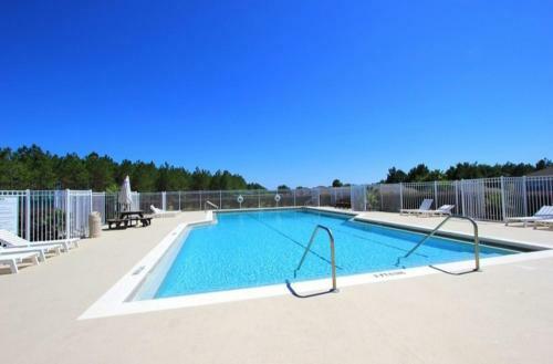 Beautiful Palace Large Pool Home With Golf Court View