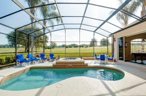 Beautiful Palace Large Pool Home With Golf Court View