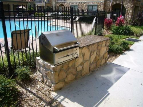 Ground Floor 4 Bedroom 3 Bath Condo Sleeps 10
