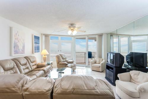 Apartamento Blue Surf 404, 2 Bedrooms, Sleeps 6, Beach Front