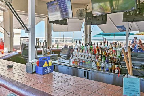 Apartamento Breezy Daytona Beach Studio With Pool -steps To Beach