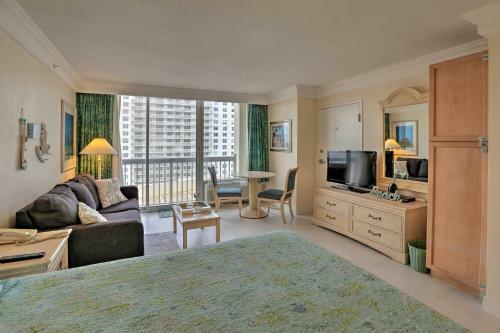 Apartamento Breezy Daytona Beach Studio With Pool -steps To Beach
