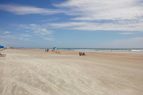 Apartamento Daytona Beach Studio With Oceanfront Balcony And Pool!